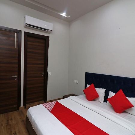 Oyo 38799 Savoy Guest House Pānīpat Екстериор снимка